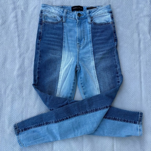 Kendall & Kylie Denim - Kendall & Kylie the ultra babe skinny jeans